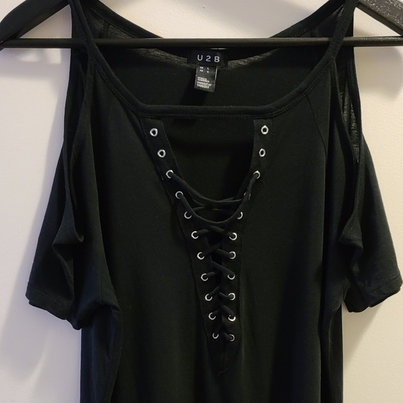 ⚡2/$25-NWOT- Black Cold-shoulder Lace-up Tee - Picture 4 of 12